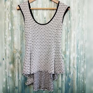 Textured flirty high low tank